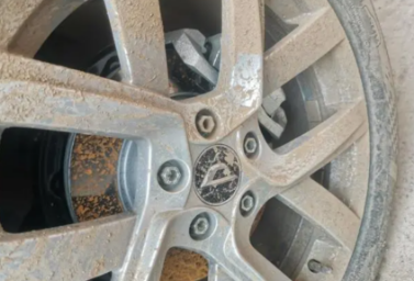 車輪轂里面圓盤生銹怎么辦？